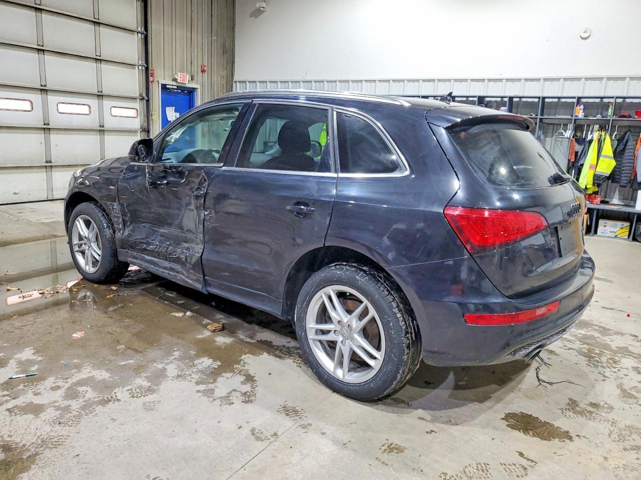 2013 Audi Q5 Premium Plus - Image 2
