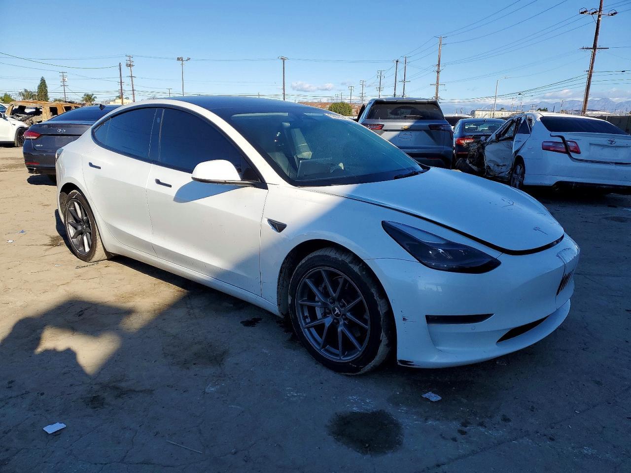 2022 Tesla Model 3 - Image 4