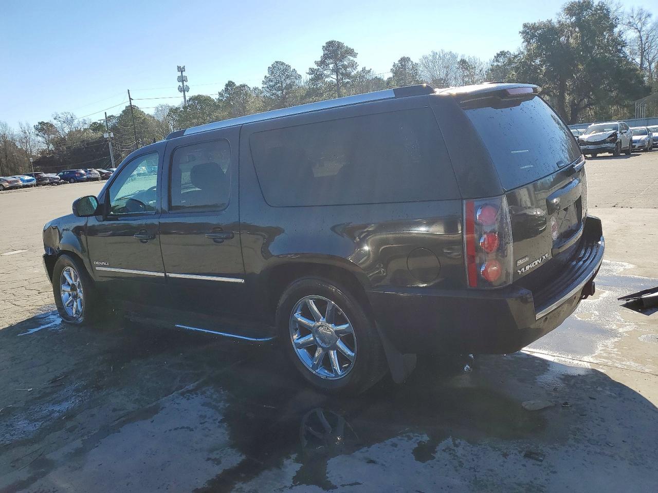 2011 GMC Yukon Xl Denali - Фото 2