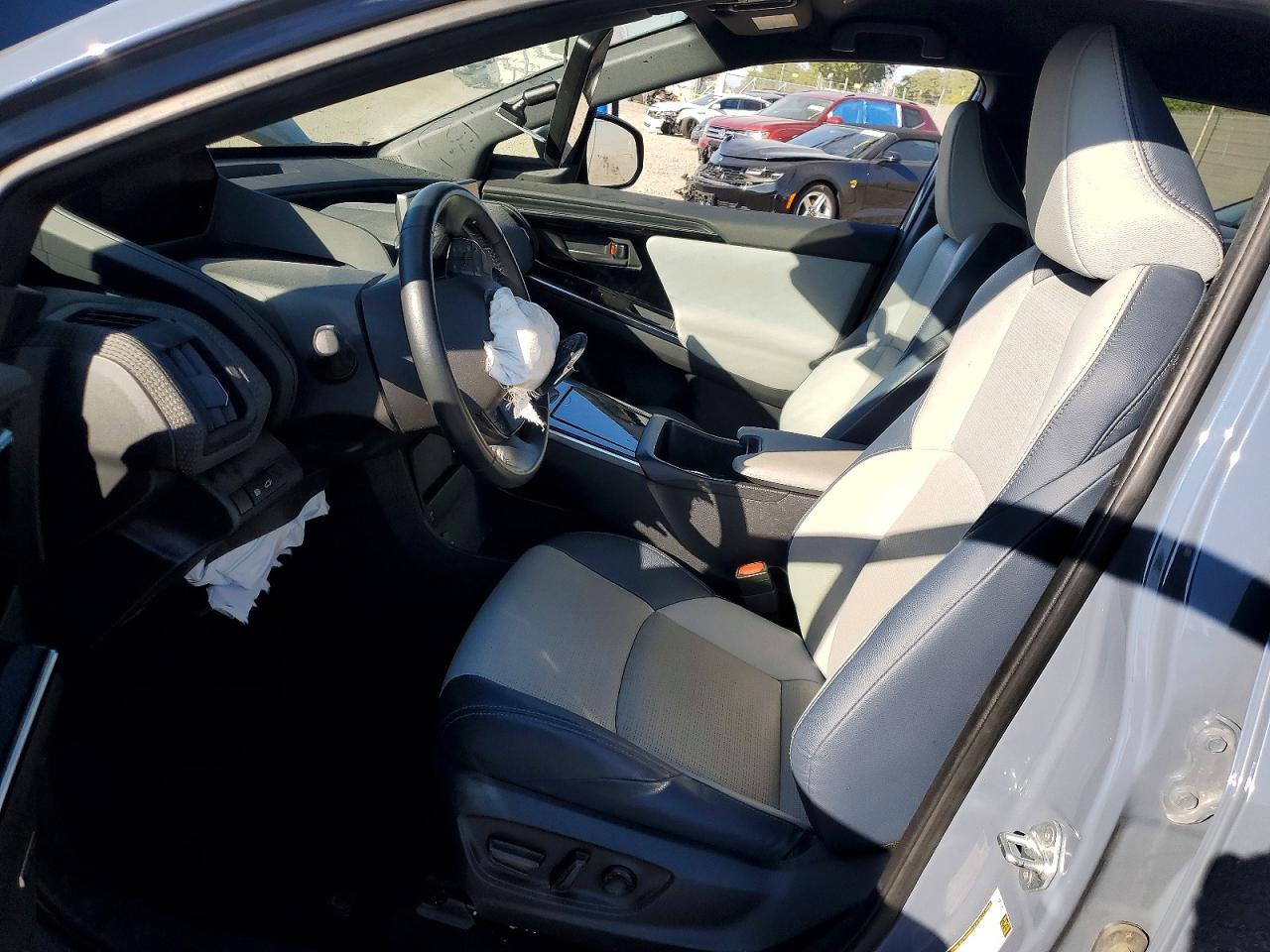 2023 Subaru Solterra Premium - Image 7