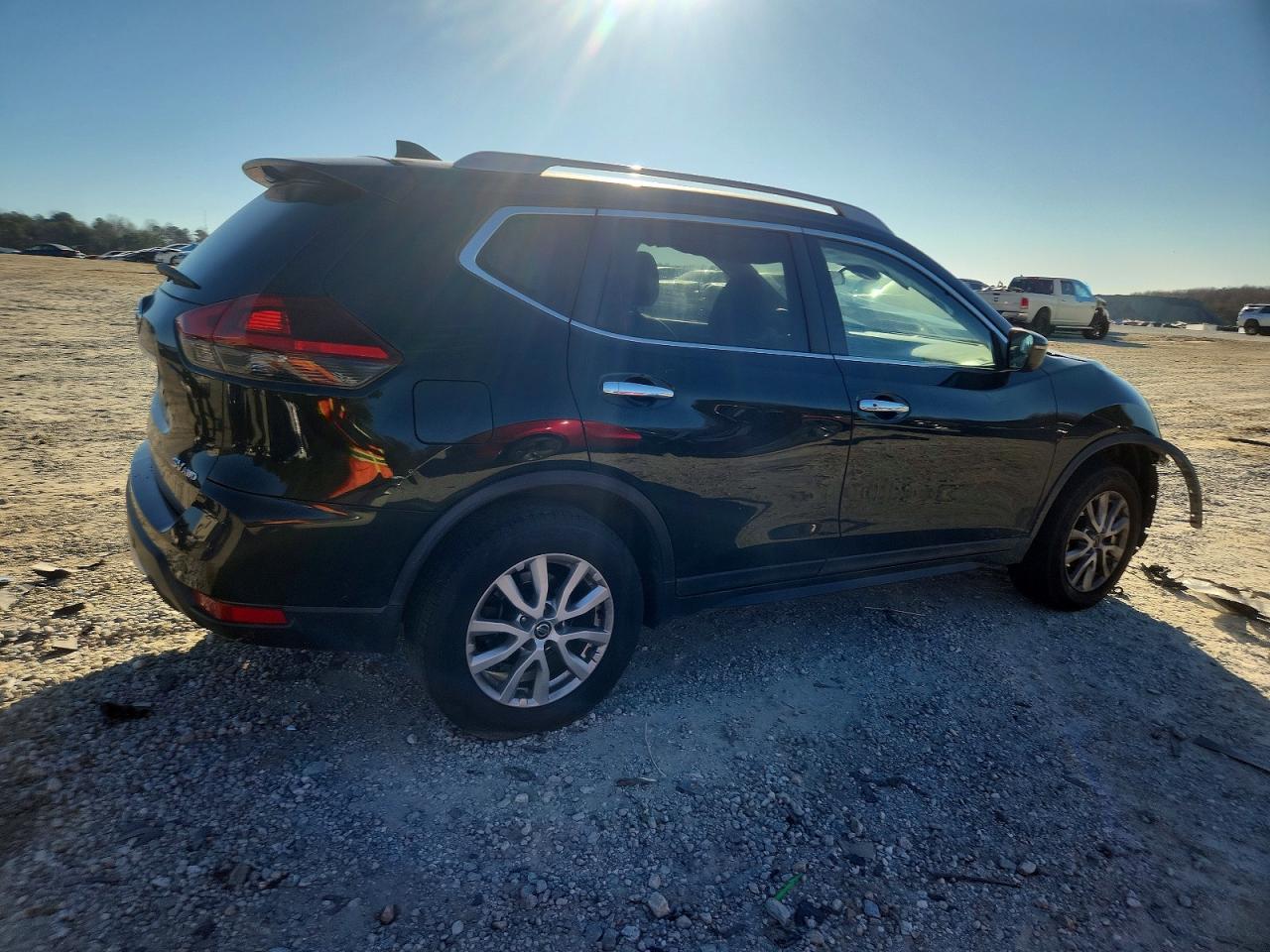 2019 Nissan Rogue S - Image 3