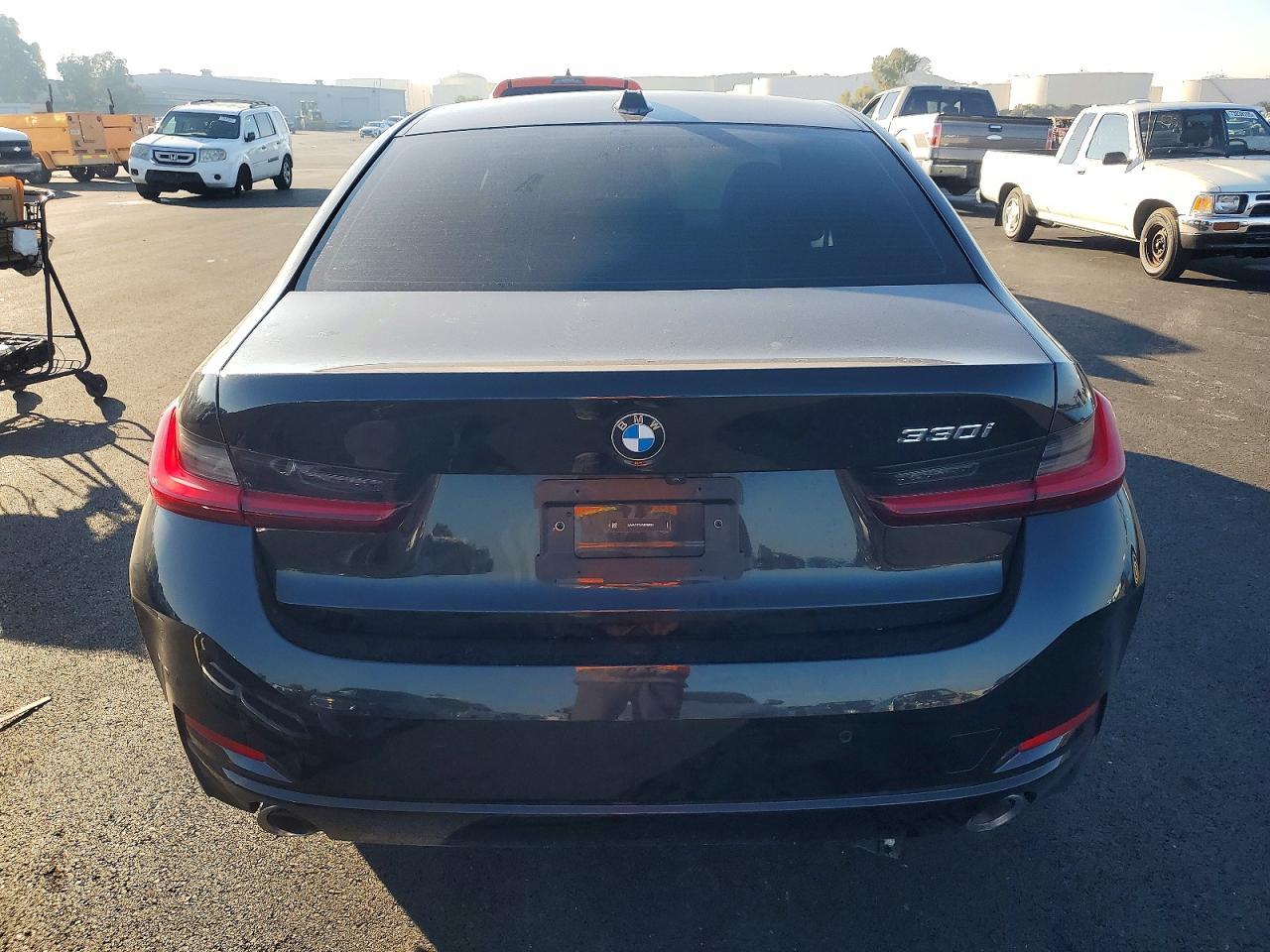 2024 BMW 330I - Фото 6