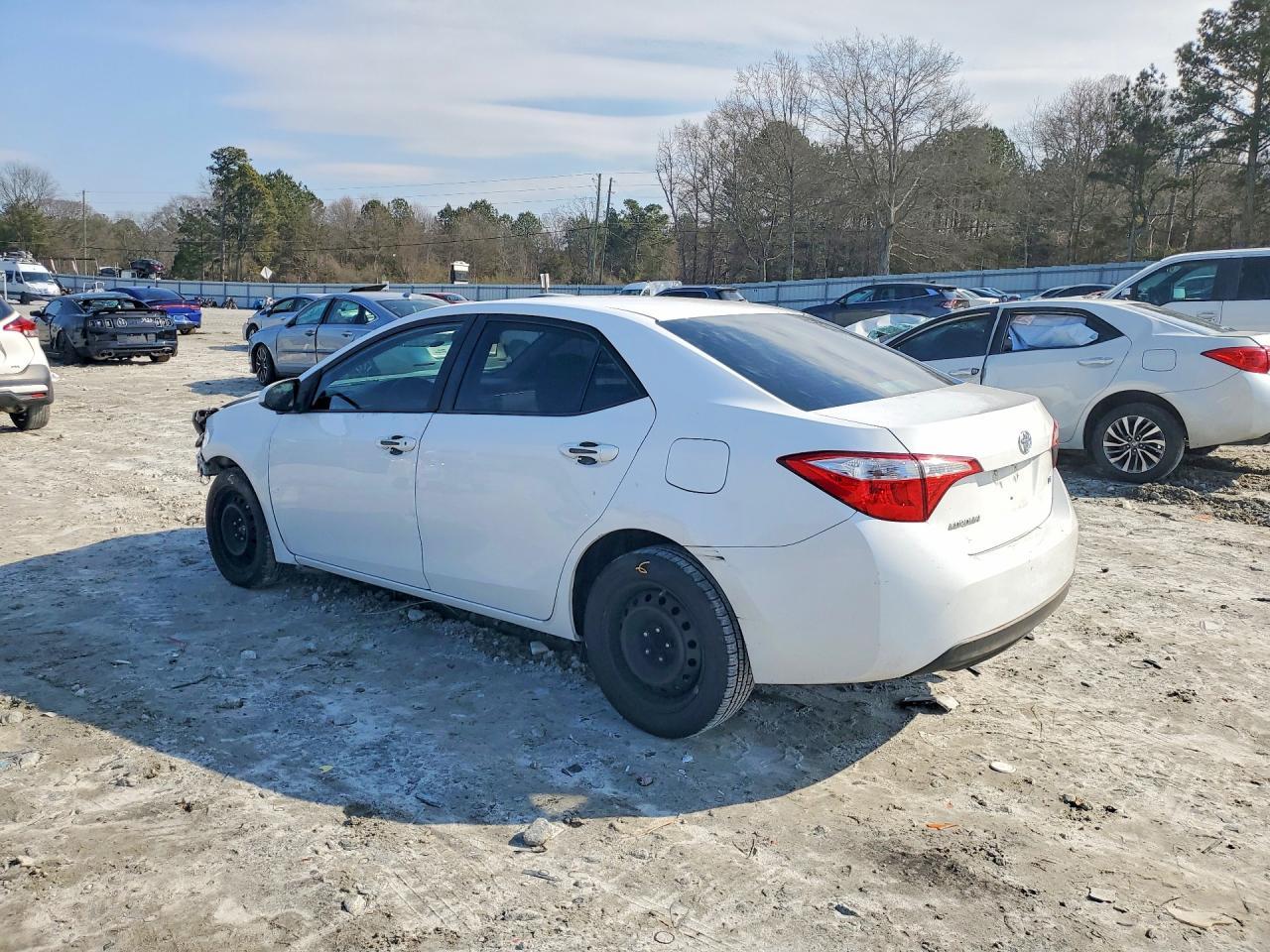 2014 Toyota Corolla L - Фото 2