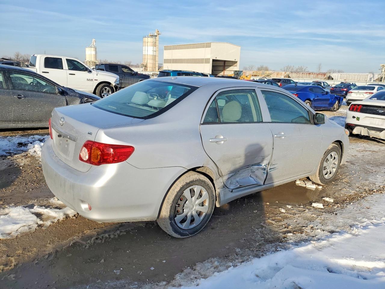 2010 Toyota Corolla Base - Фото 3