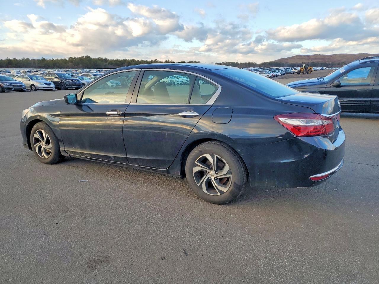 2016 Honda Accord Lx - Фото 2