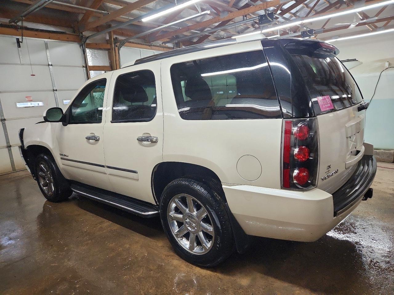 2013 GMC Yukon Denali - Фото 2