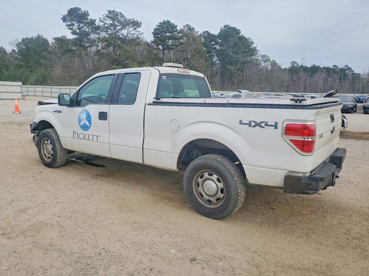 2013 Ford F150 Super Cab - Image 2