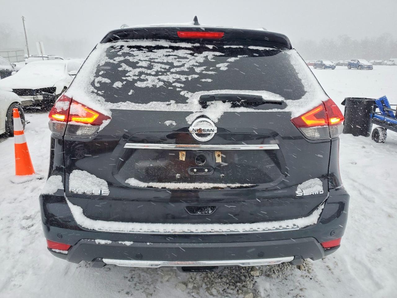 2020 Nissan Rogue S - Фото 6