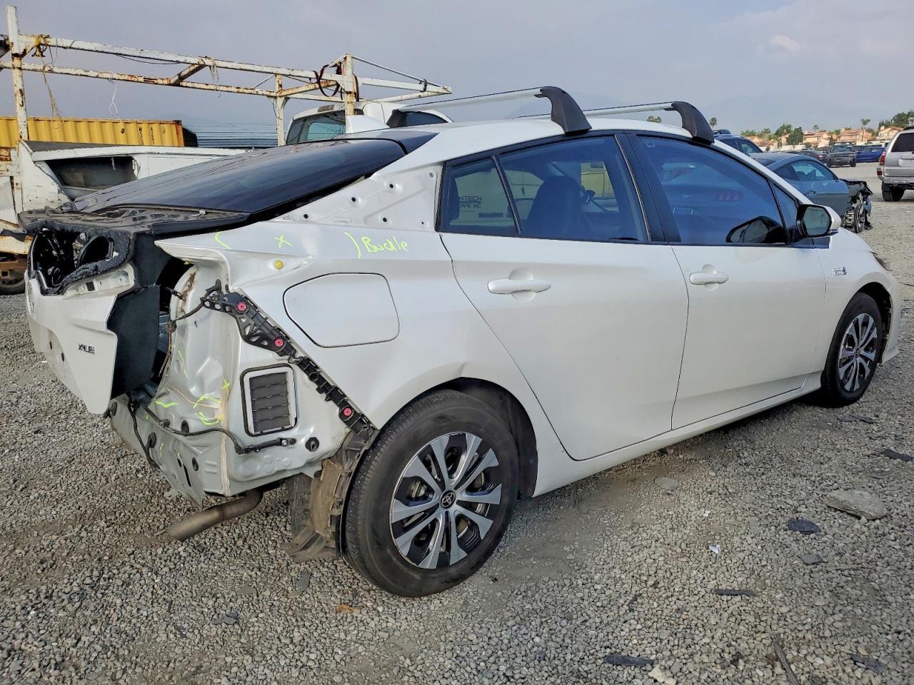 2022 Toyota Prius Prime Le - Фото 3