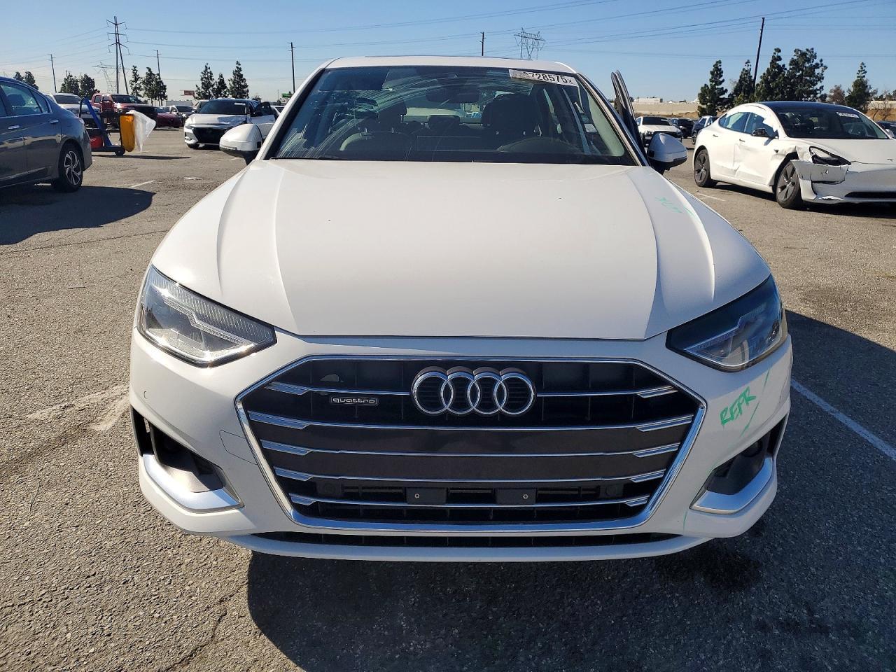 2022 Audi A4 Premium 40 - Фото 5