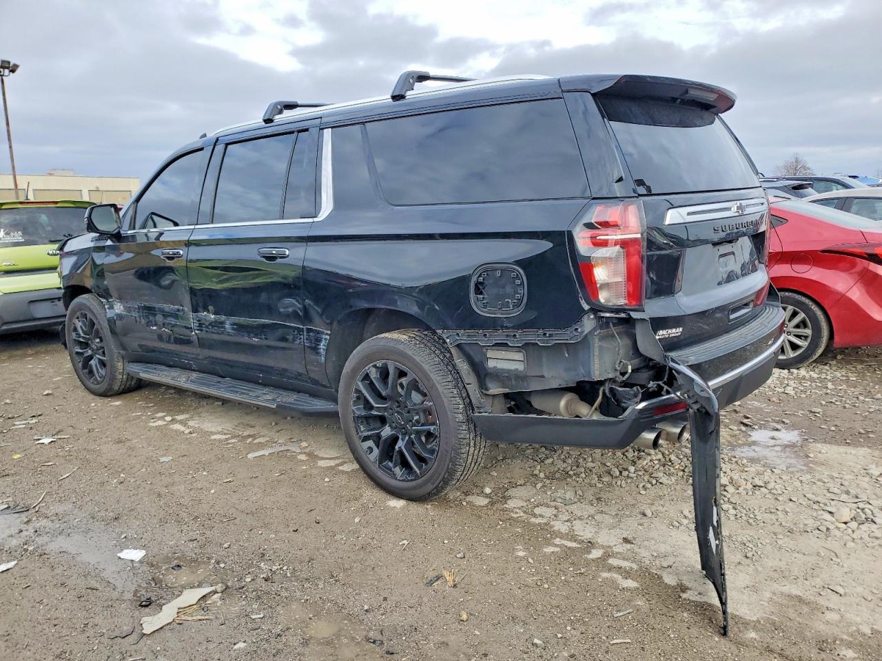 2022 Chevrolet Suburban K1500 High Country - Фото 2