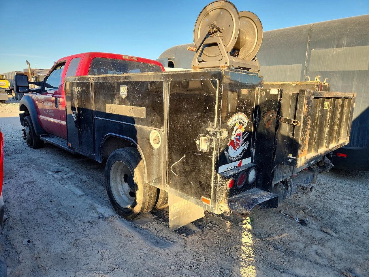 2016 Ford F550 Super Duty - Image 2