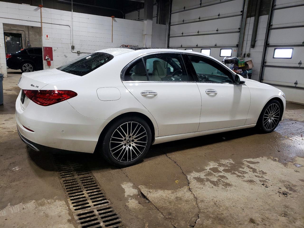 2024 Mercedes-Benz C 300 4Matic - Фото 3
