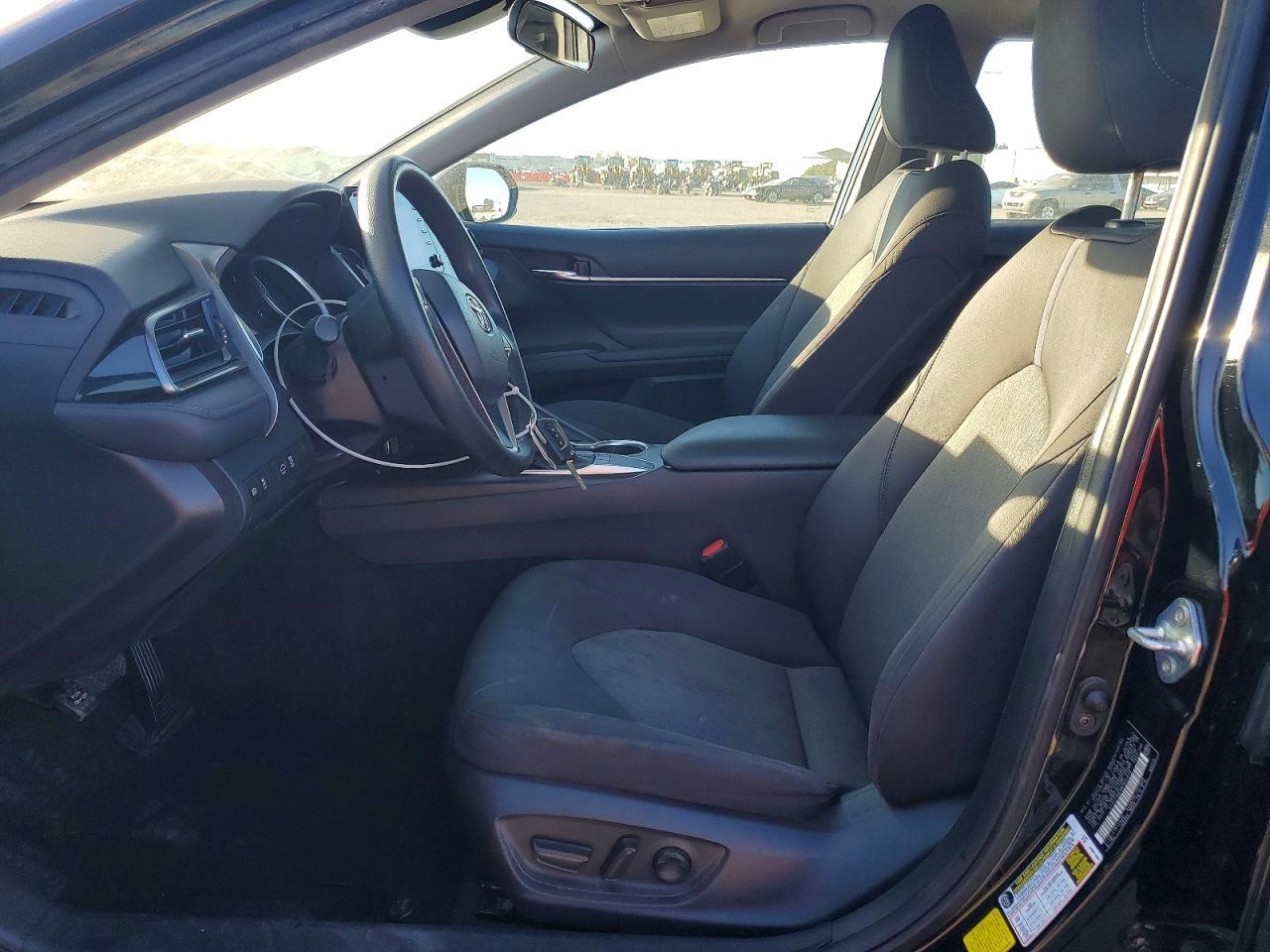 2022 Toyota Camry Le - Фото 7