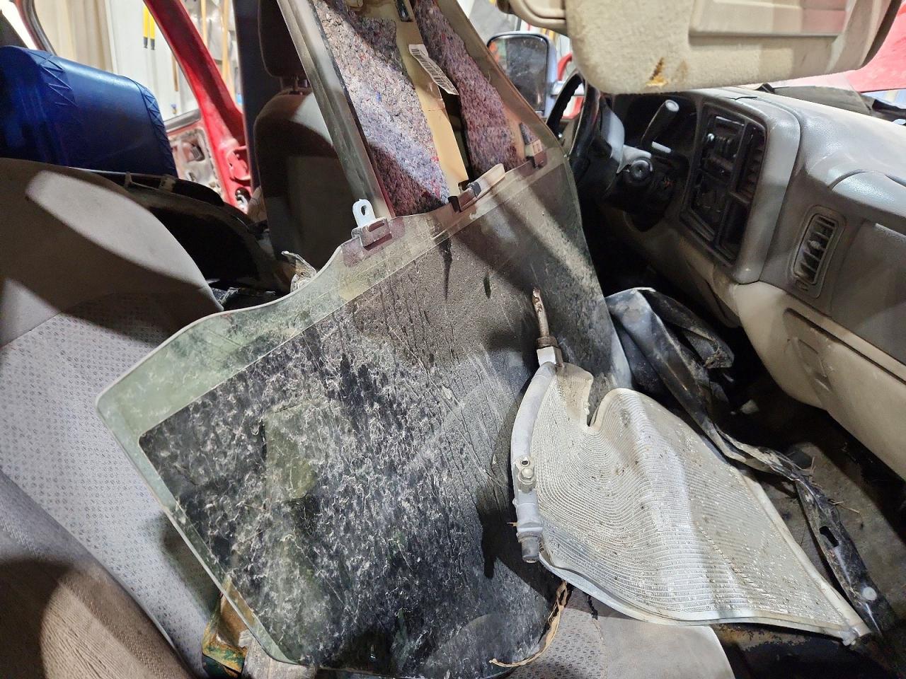 2002 Chevrolet Tahoe C1500 - Фото 7