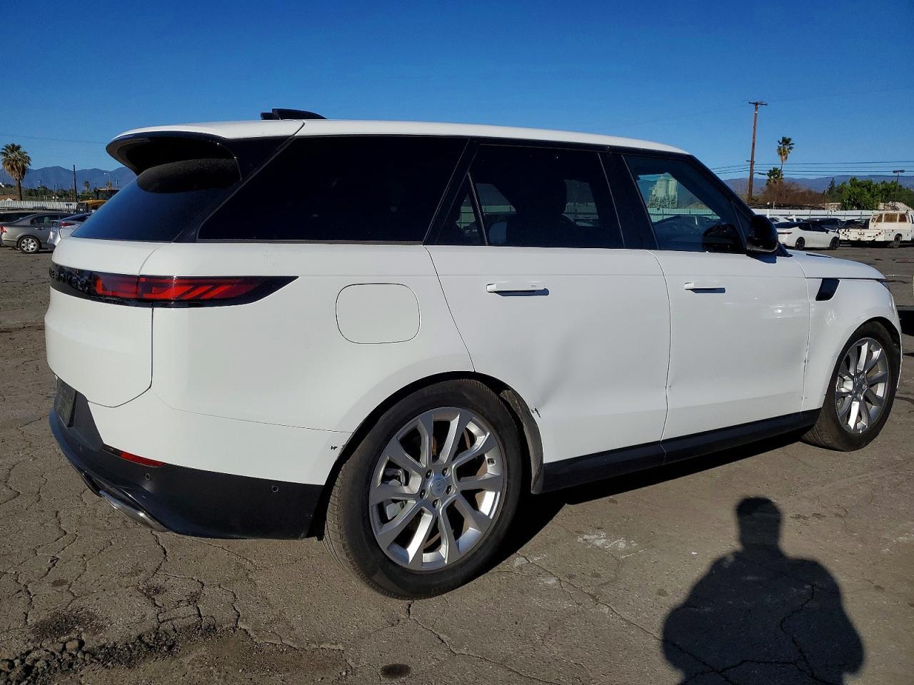 2025 Land Rover Range Rover Sport Se - Image 3