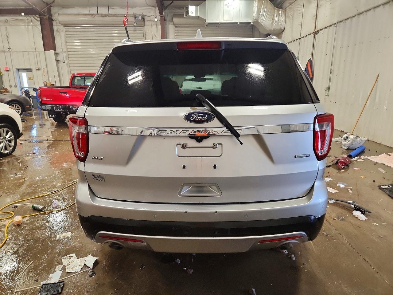 2017 Ford Explorer Xlt - Image 6