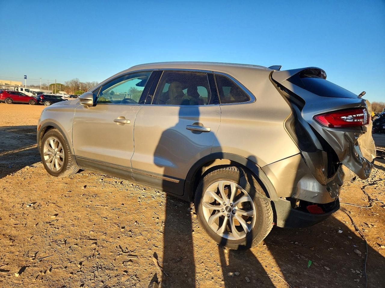 2015 Lincoln Townhouse Mkc - Image 2