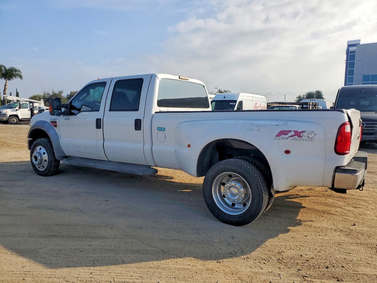 2010 Ford F450 Super Duty - Фото 2