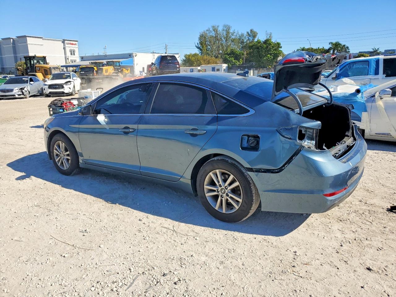 2017 Hyundai Sonata Se - Image 2