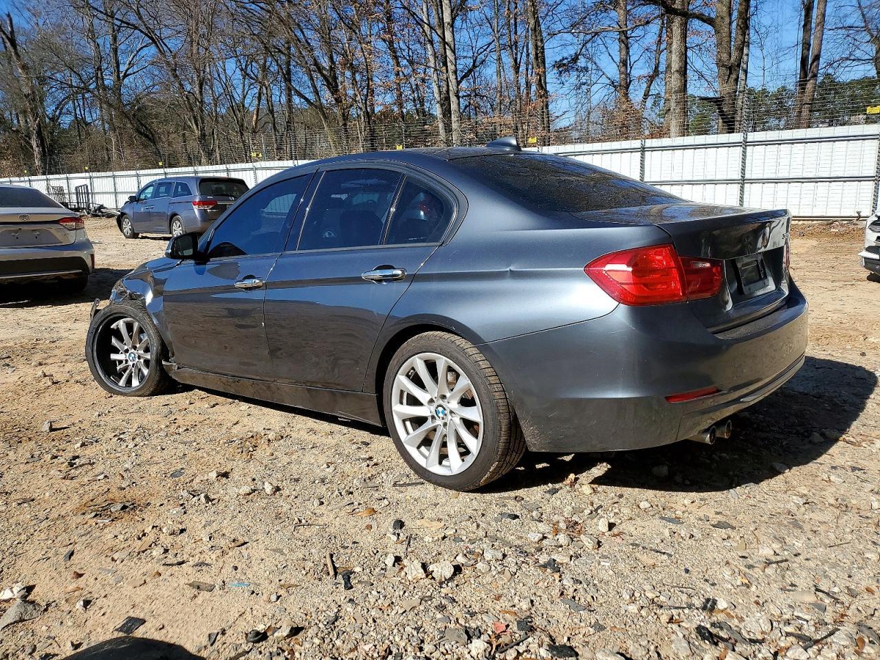 2013 BMW 328 I - Фото 2