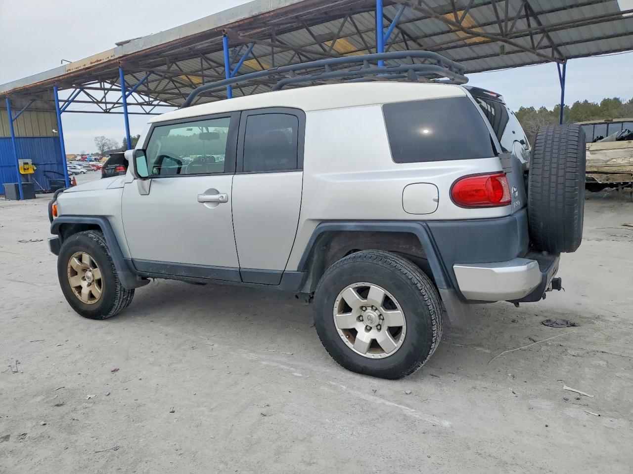 2007 Toyota Fj Cruiser - Image 2