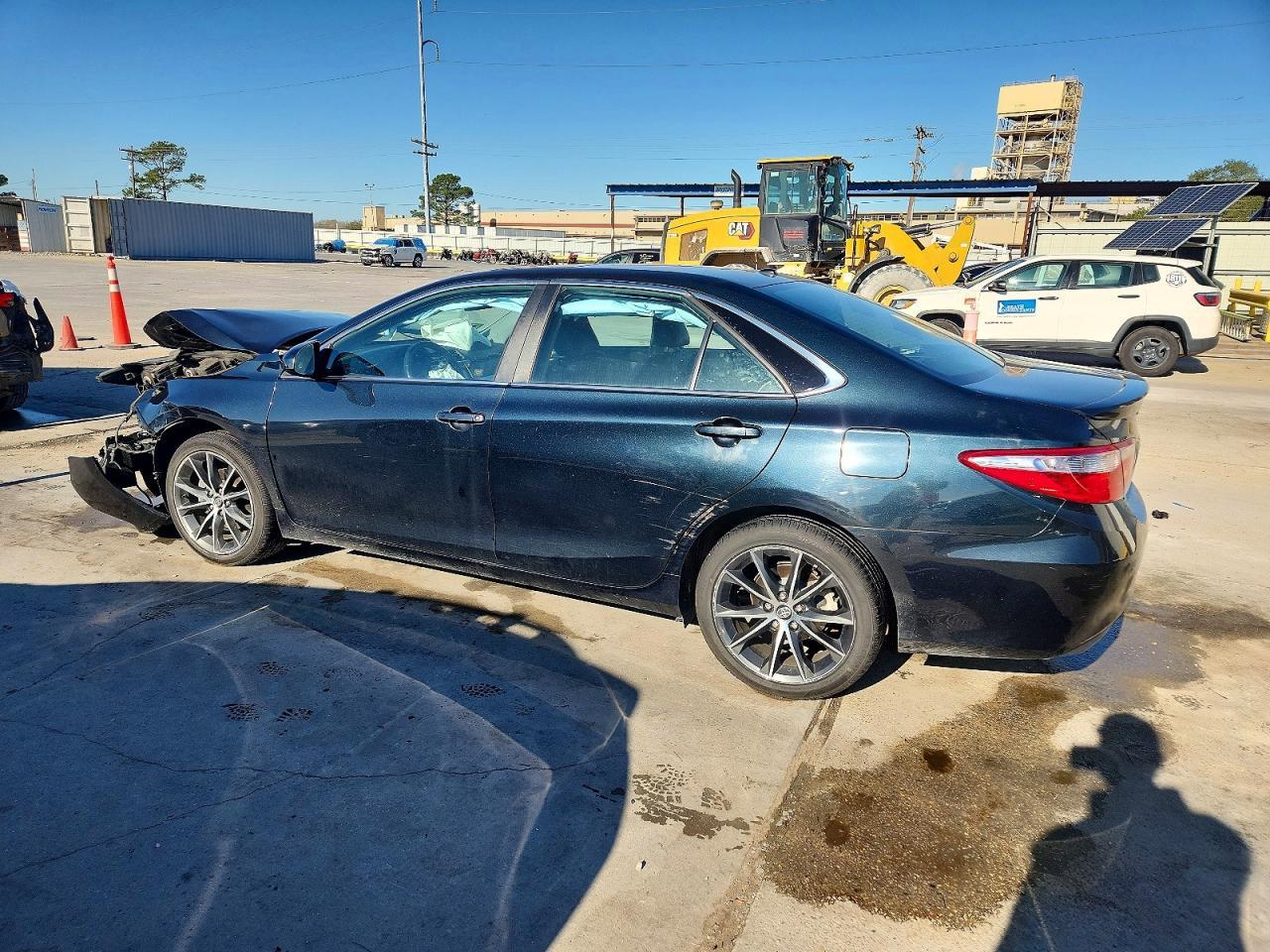 2016 Toyota Camry - Фото 2