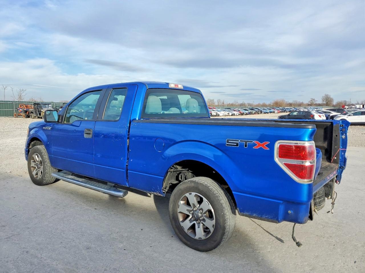 2013 Ford F150 Super Cab - Фото 2