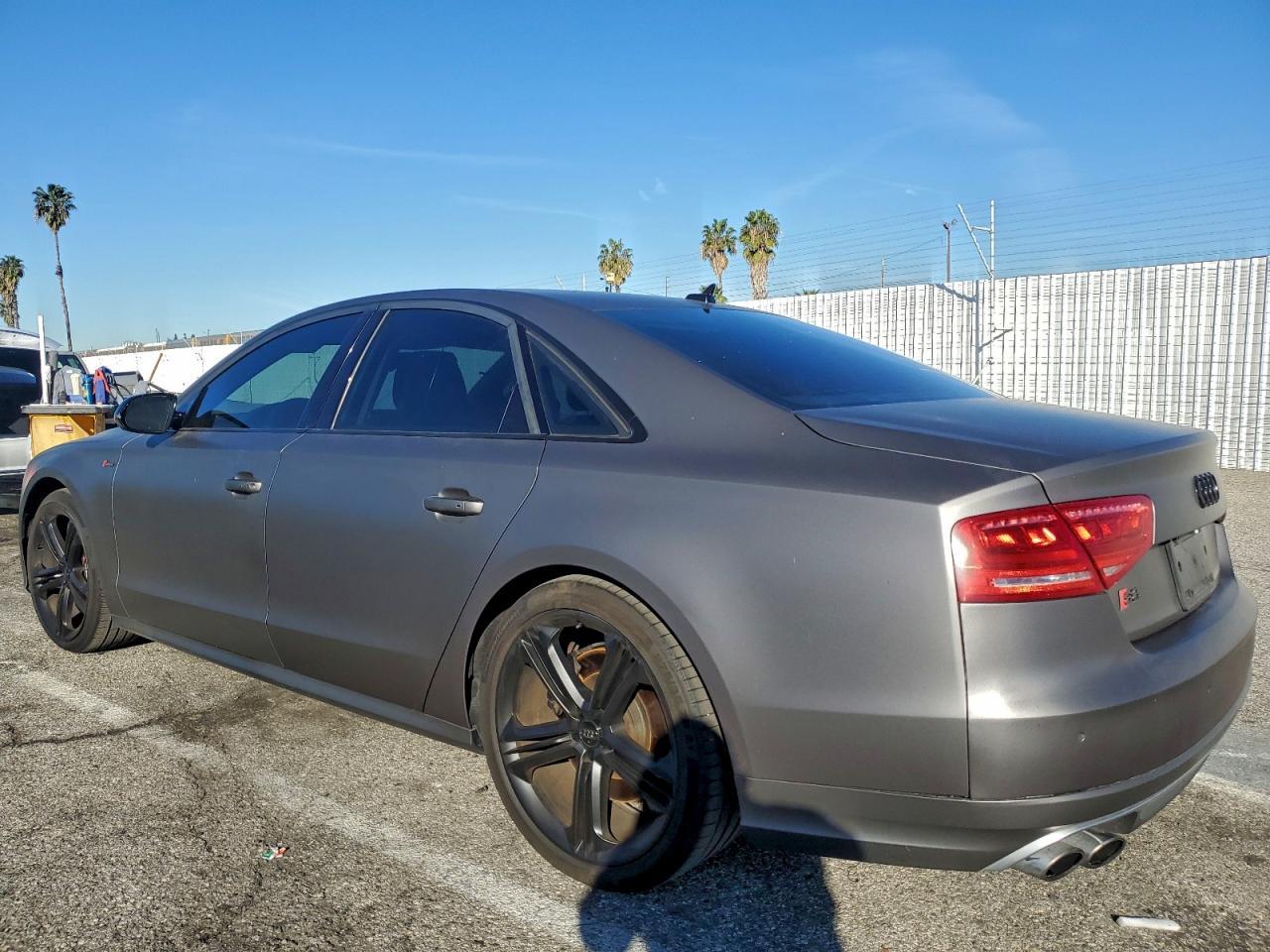 2013 Audi S8 Quattro - Фото 2