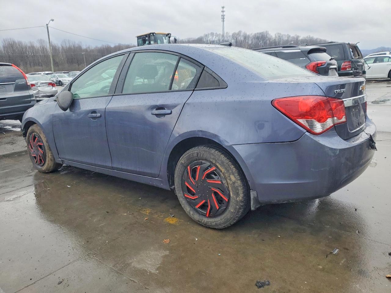 2014 Chevrolet Cruze Ls - Image 2
