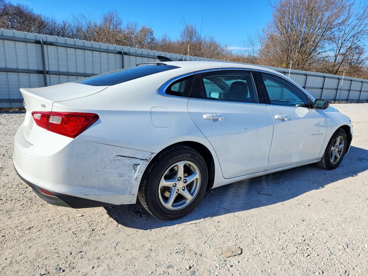 2016 Chevrolet Malibu Ls - Фото 3