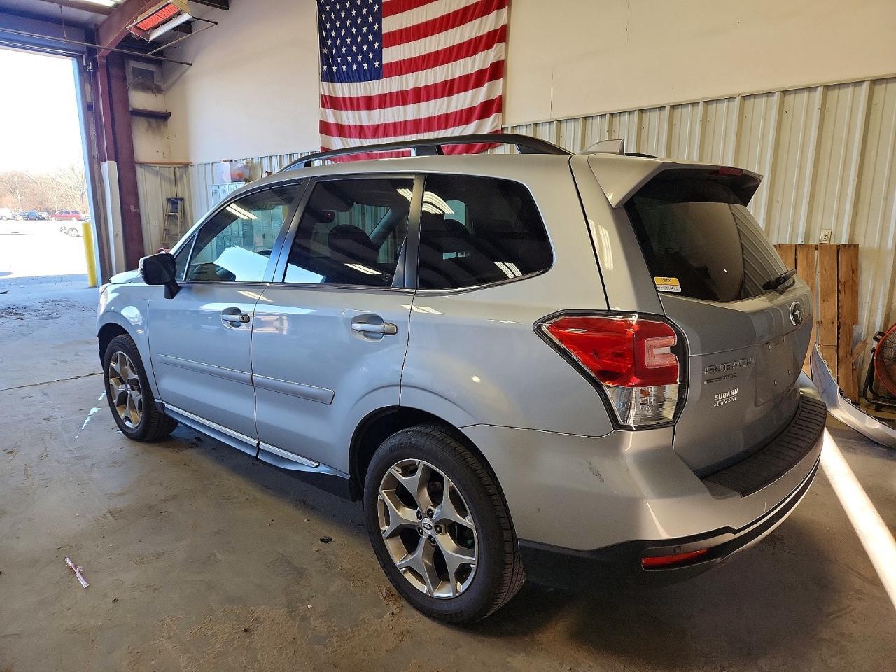 2017 Subaru Forester 2.5I Touring - Фото 2