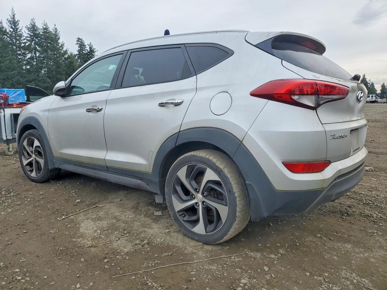 2016 Hyundai Tucson Limited - Image 2