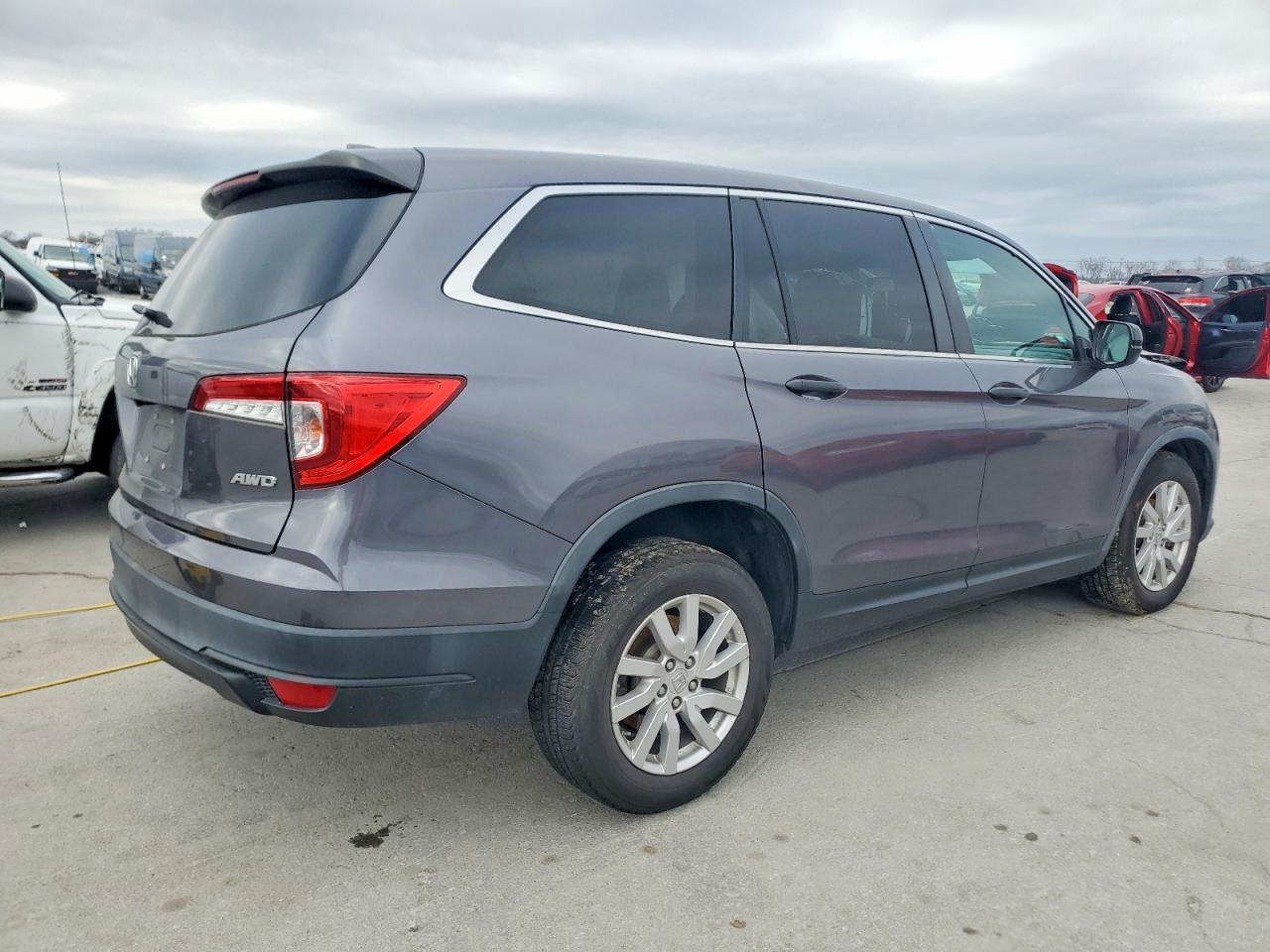2019 Honda Pilot Lx - Image 3