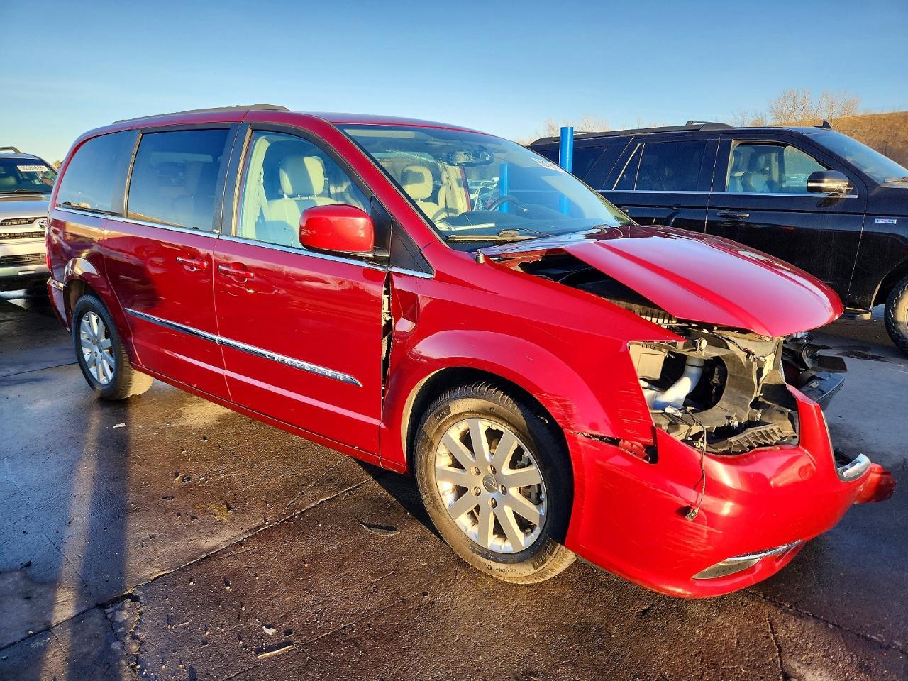 2013 Chrysler Town & Country Touring - Фото 4