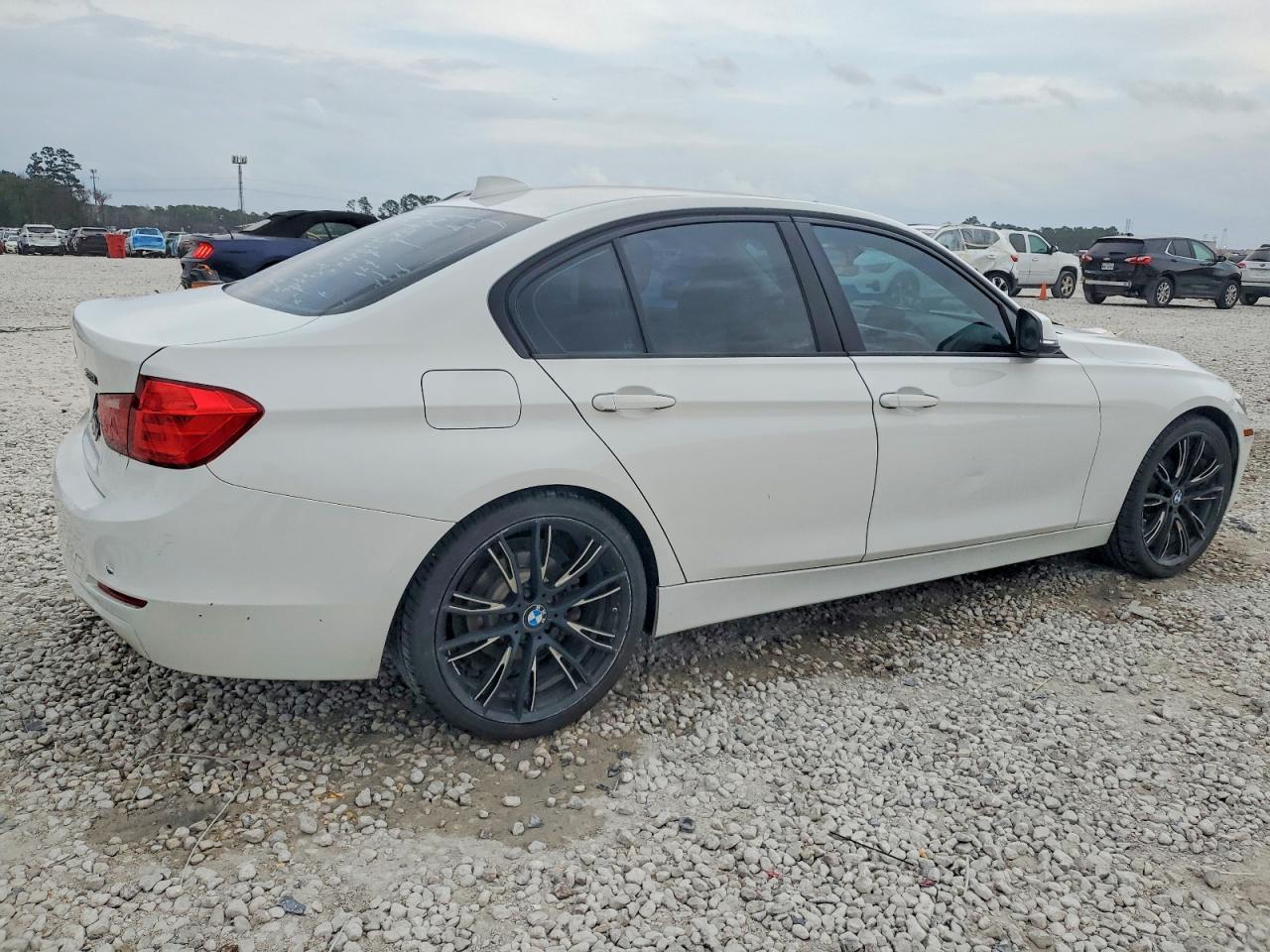 2015 BMW 328 I - Image 3