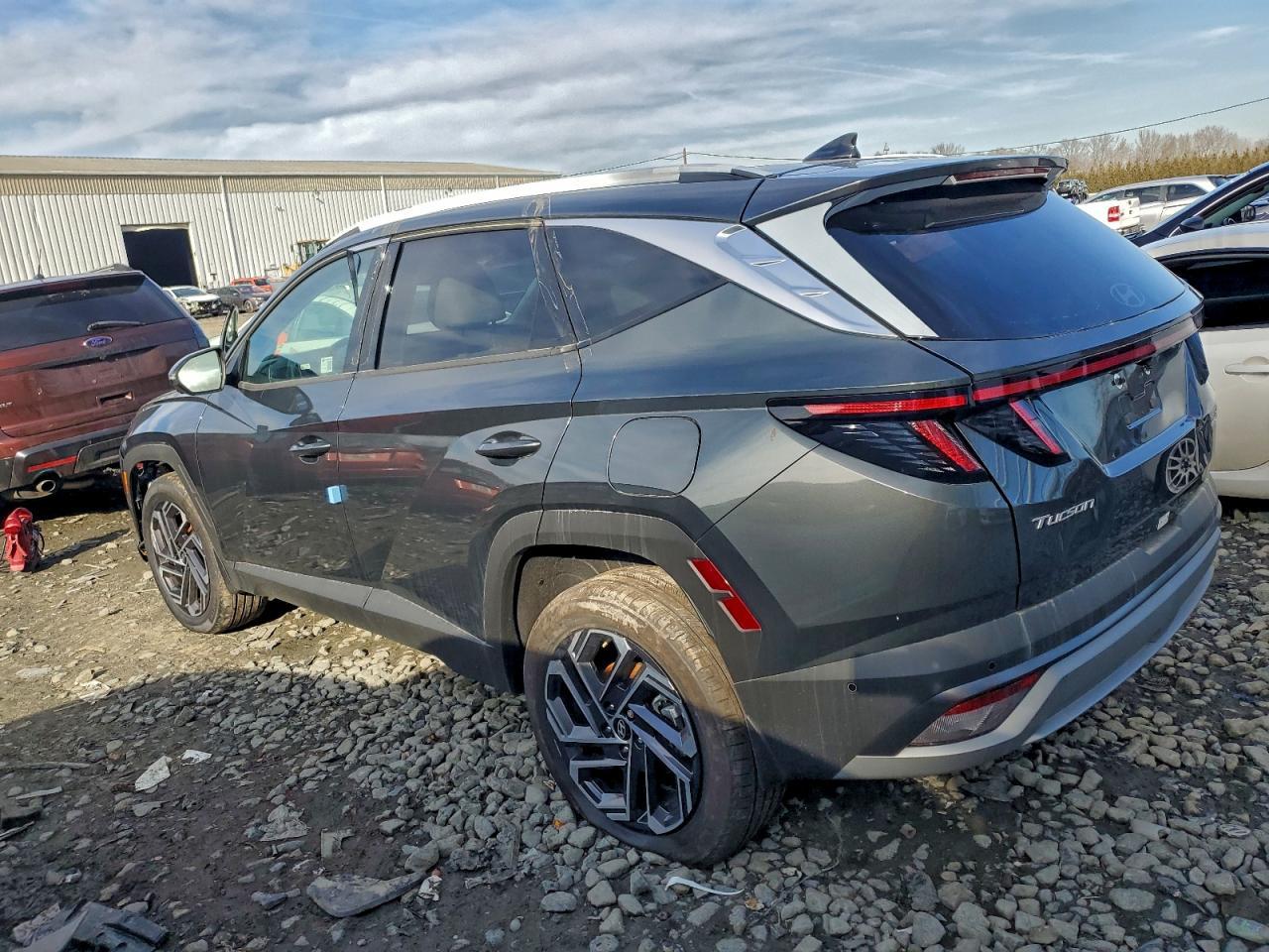 2025 Hyundai Tucson Limited - Image 2