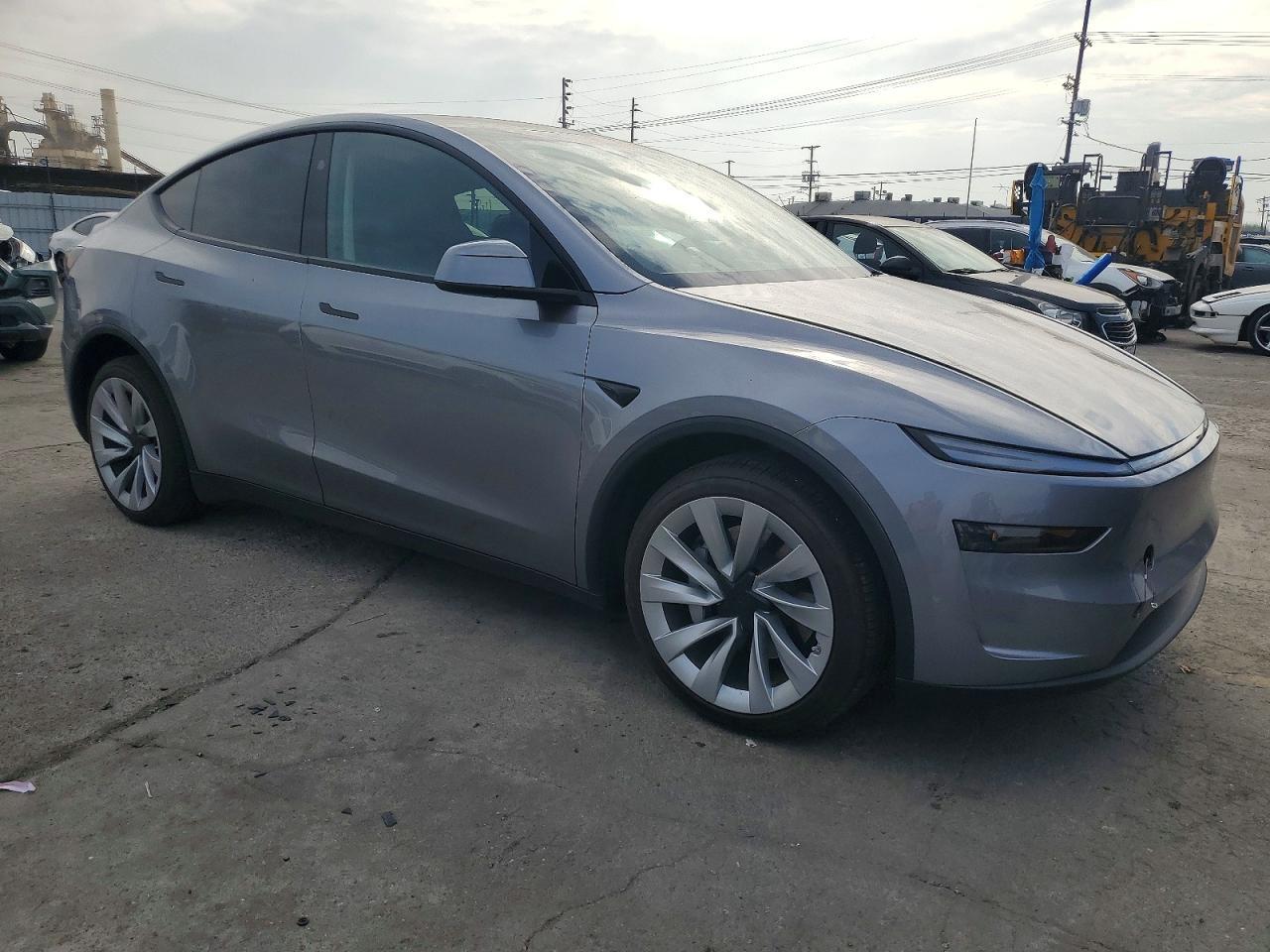 2026 Tesla Model Y - Image 4