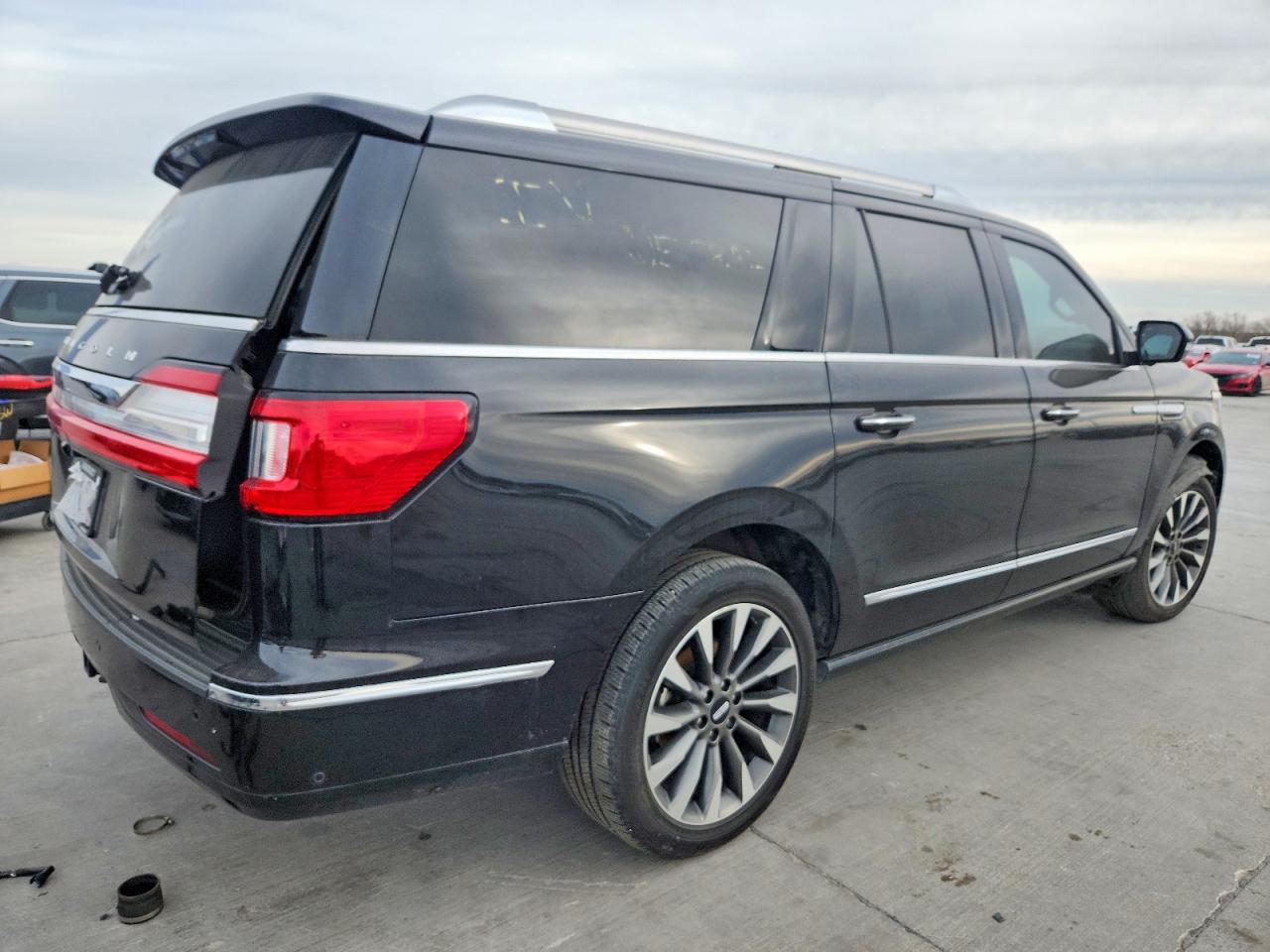 2021 Lincoln Navigator L Reserve - Image 3