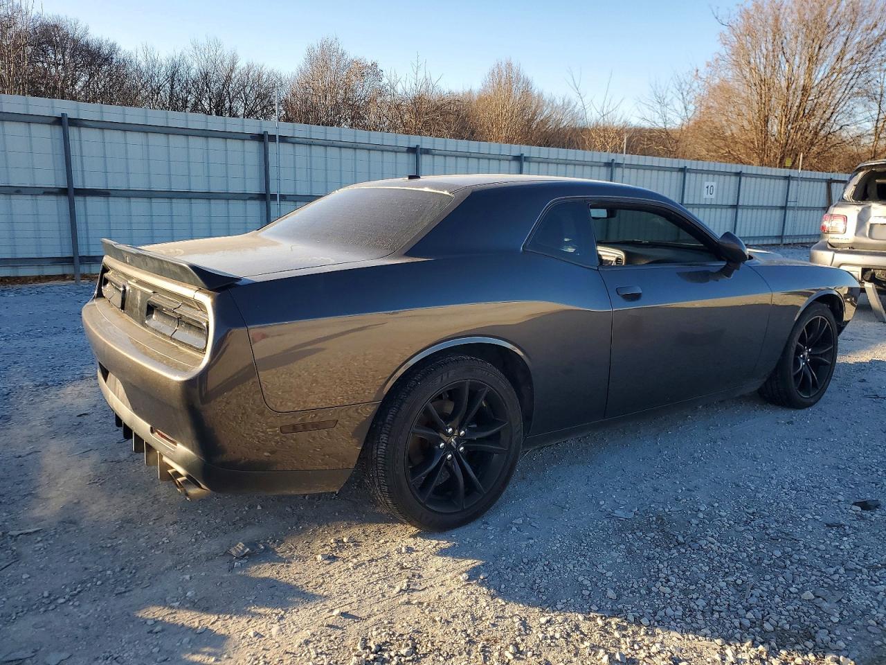 2018 Dodge Challenger Sxt - Image 3