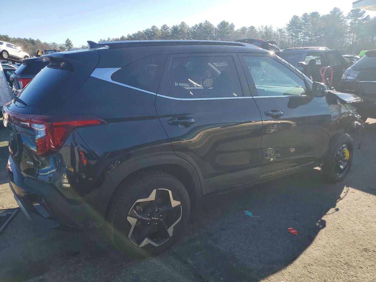 2025 Kia Seltos Ex - Image 3