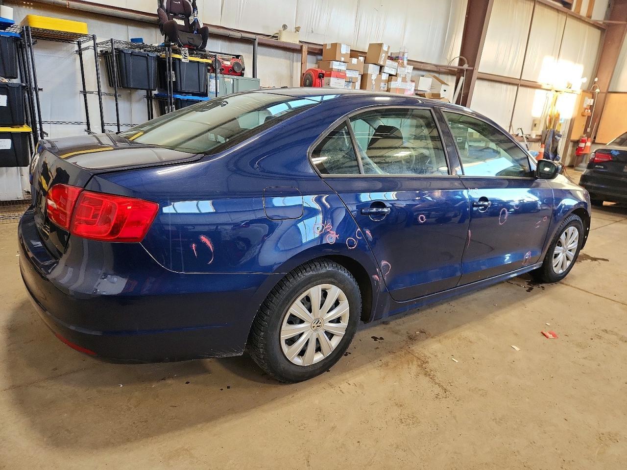 2013 Volkswagen Jetta Base - Image 3