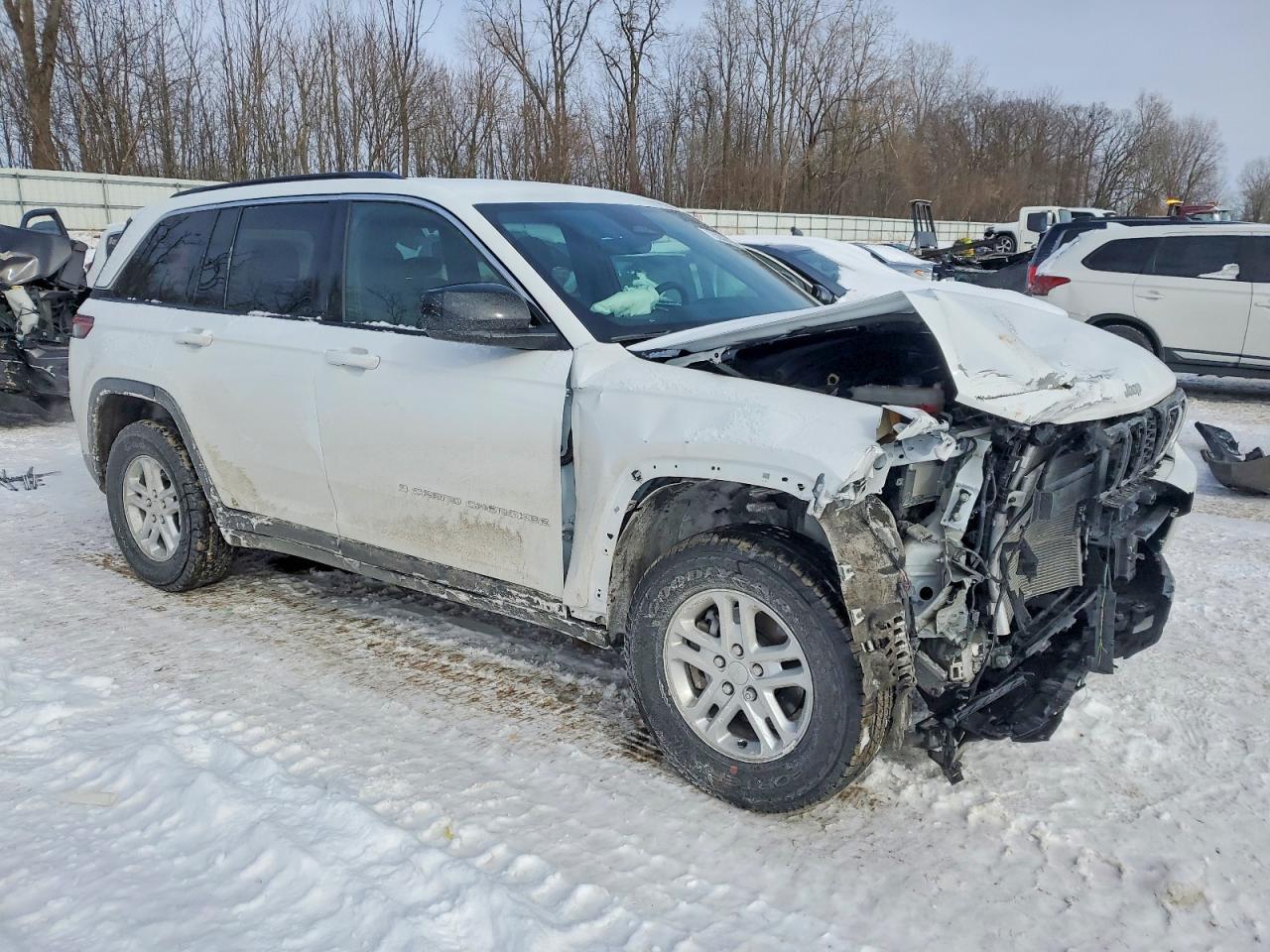 2025 Jeep Grand Cherokee Laredo - Image 4