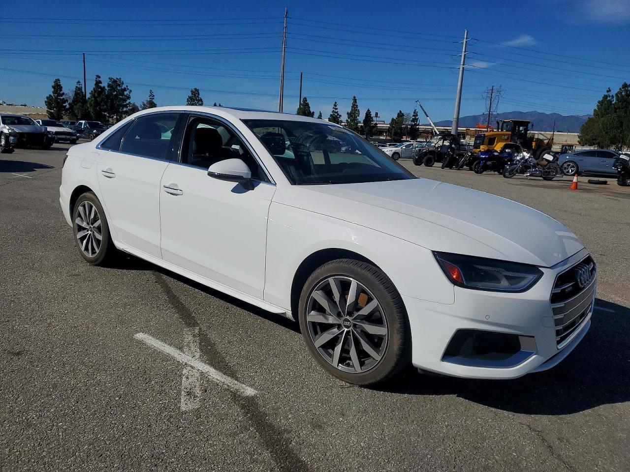 2022 Audi A4 Premium 40 - Фото 4