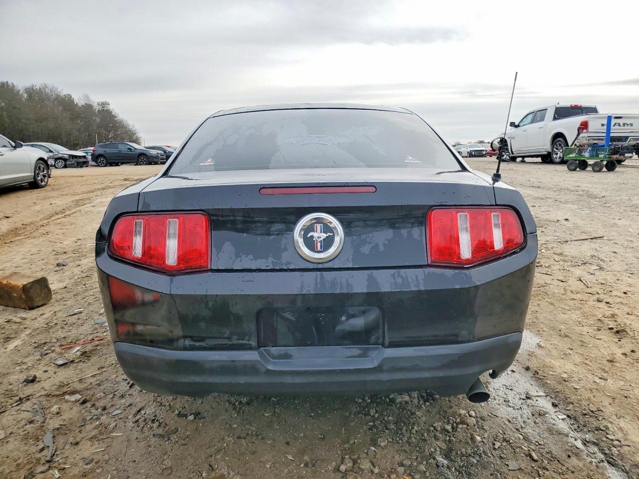 2010 Ford Mustang - Фото 6