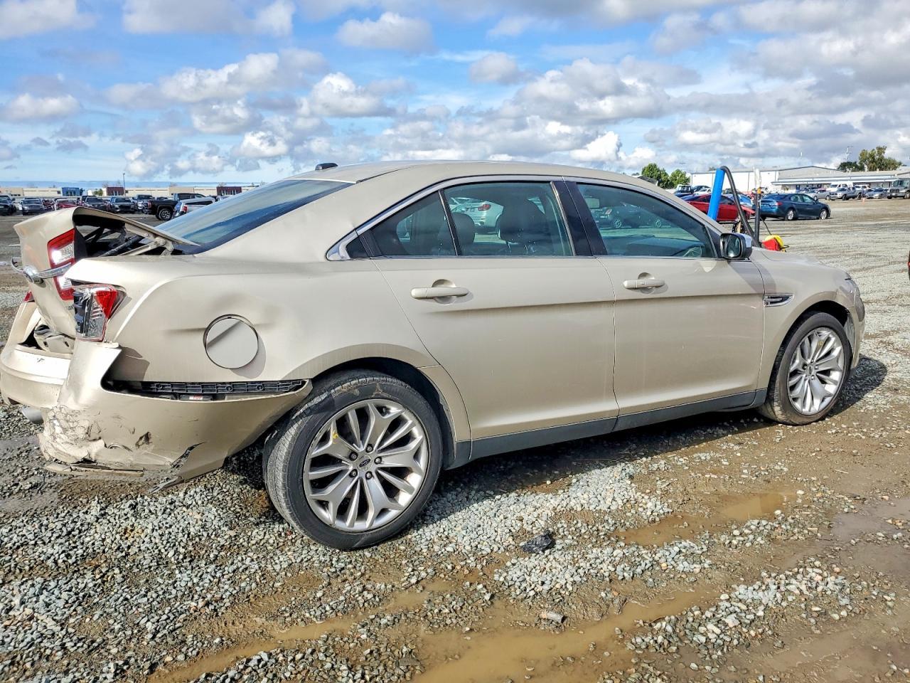 2018 Ford Taurus Limited - Фото 3