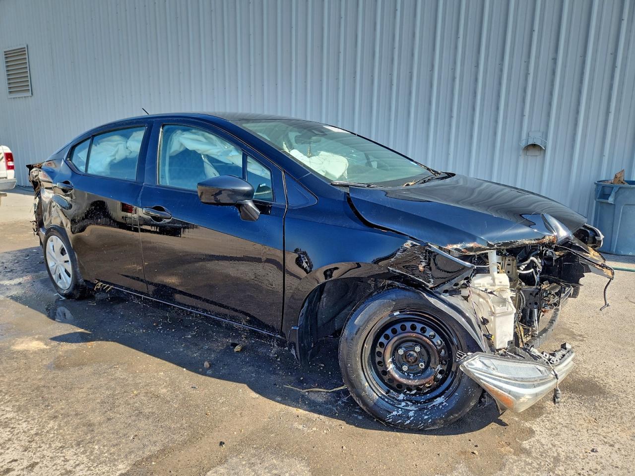 2020 Nissan Versa S - Image 4