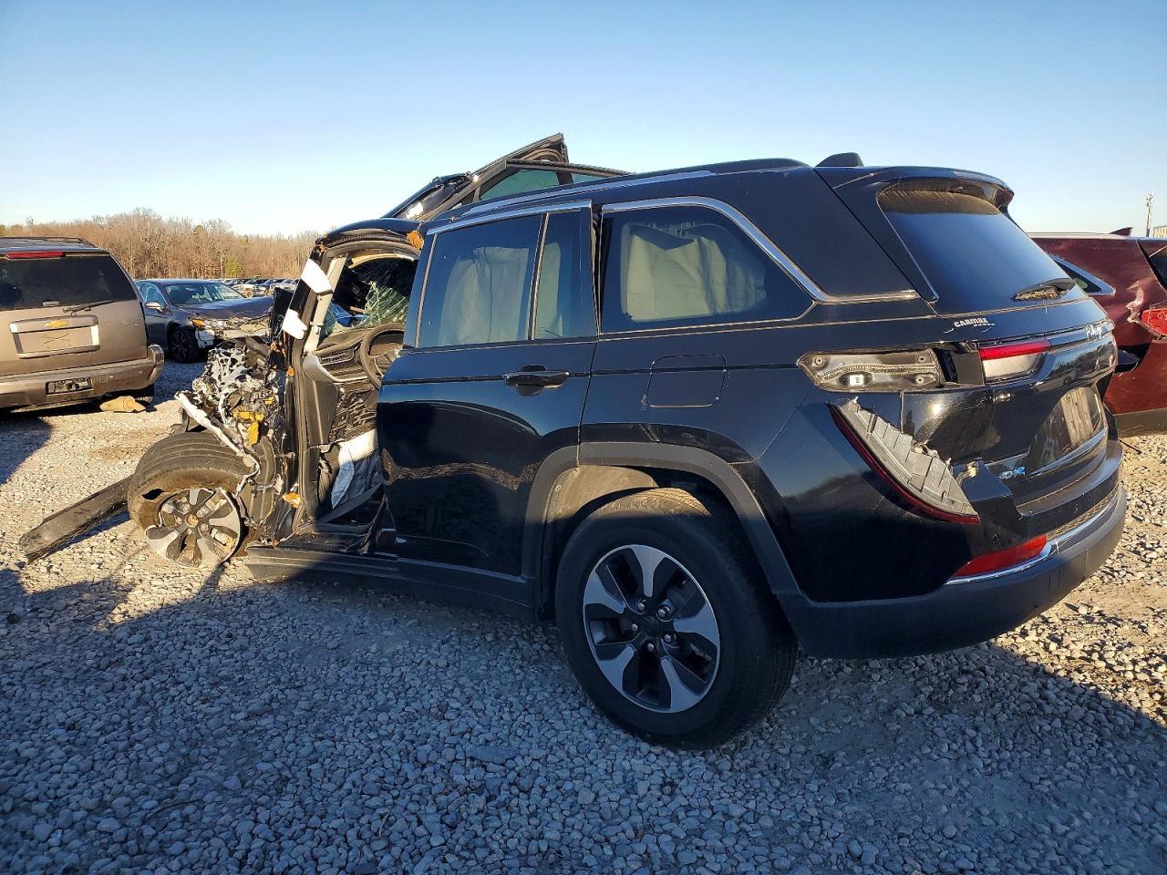 2023 Jeep Fgrand Cherokee - Фото 2