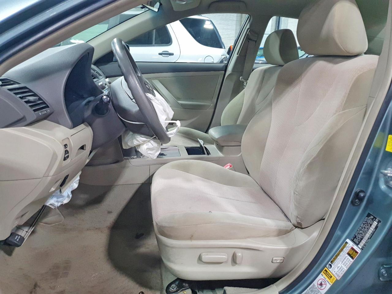 2011 Toyota Camry Le - Фото 7