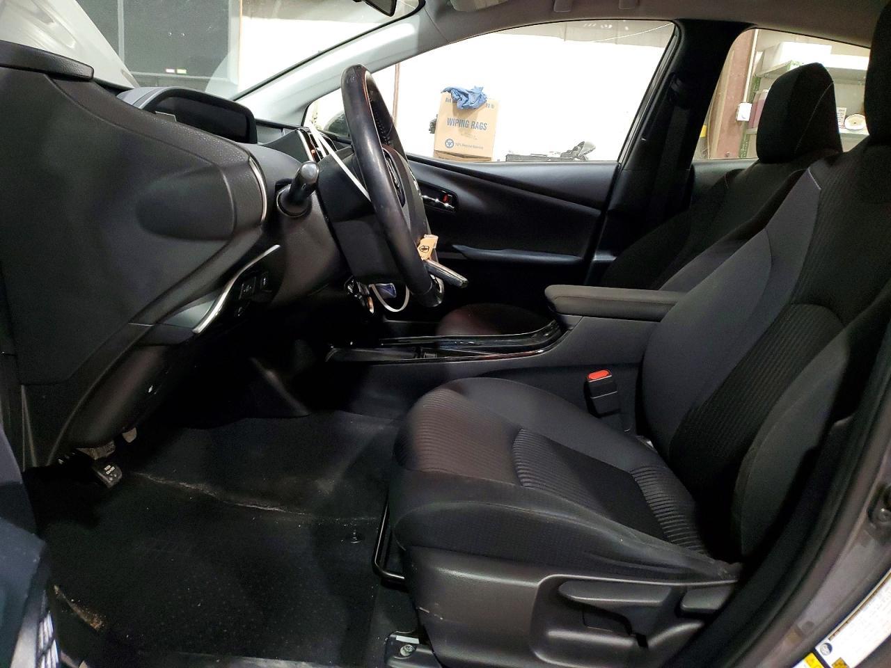 2021 Toyota Prius Prime Le - Image 7